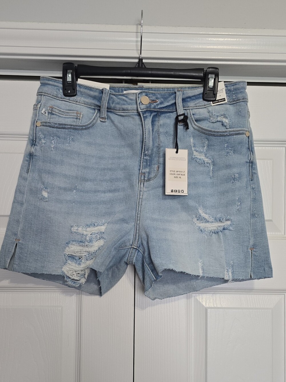 🆕️ Judy Blue Light Blue Distressed Shorts